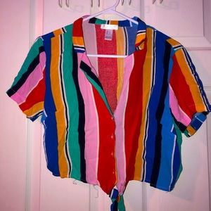 Short sleeve colourful stripped tie-up tee.